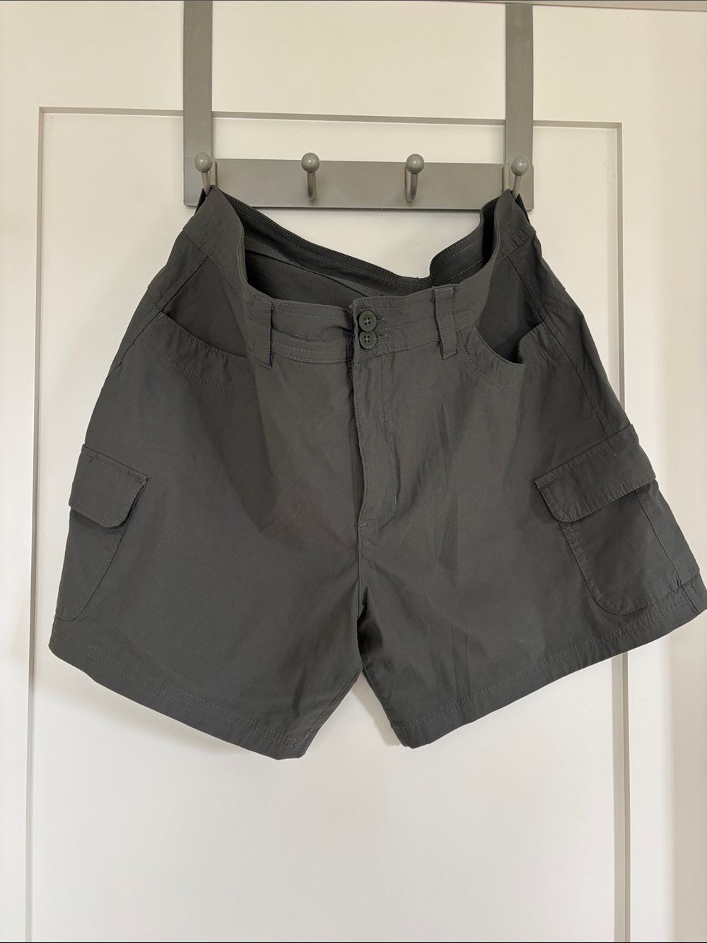 Eddie Bauer Women's Shorts in Khaki - Picture 1 of 3